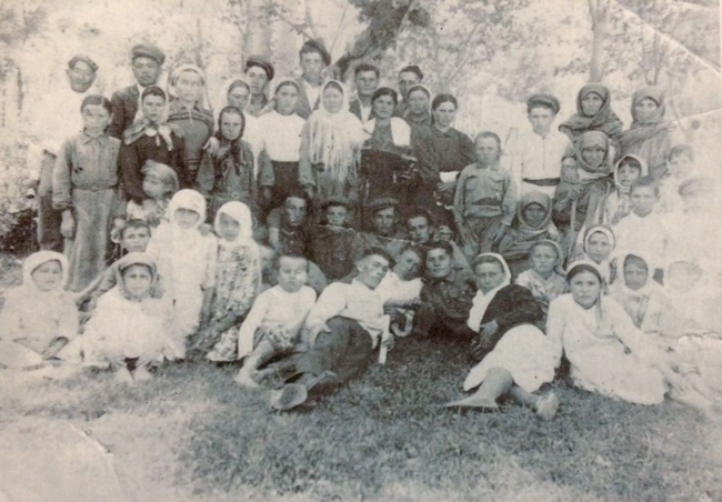 1949 джыл. Къазахстан. Кёчгюнчюлени бир къаўуму